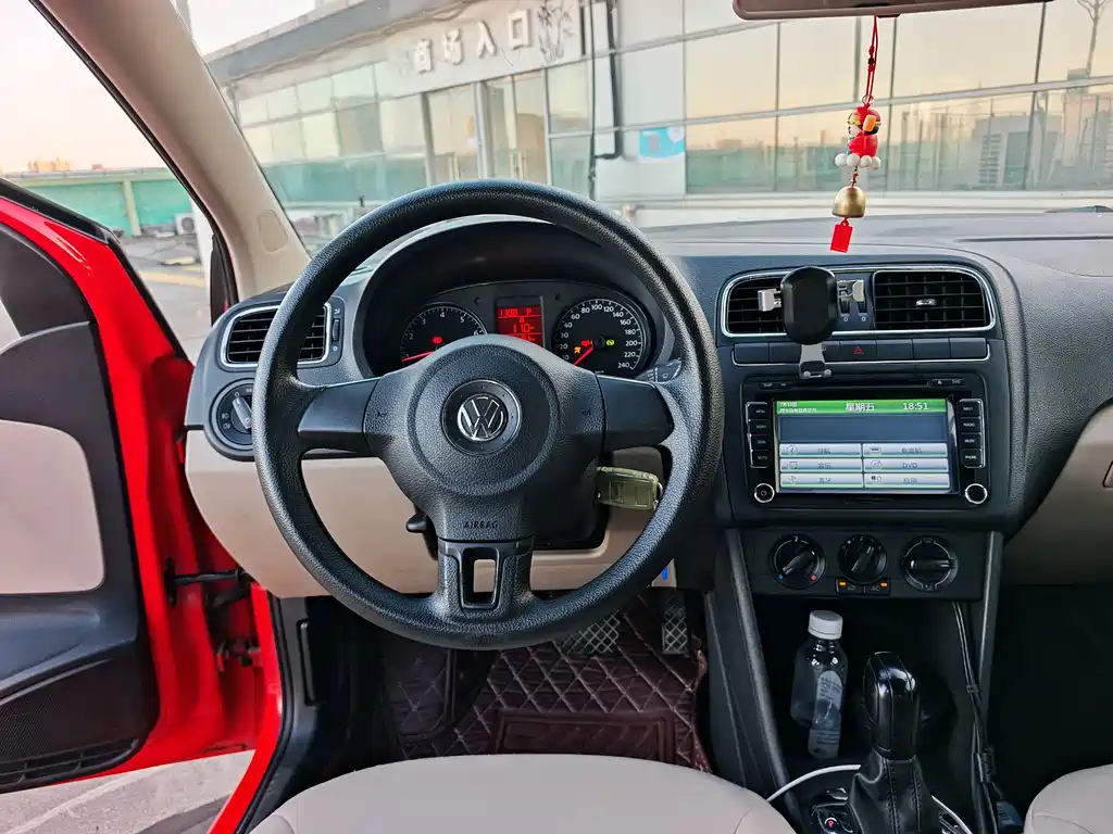 Polo 2013 1.6L automatic comfort version купить на сайте DeffCars