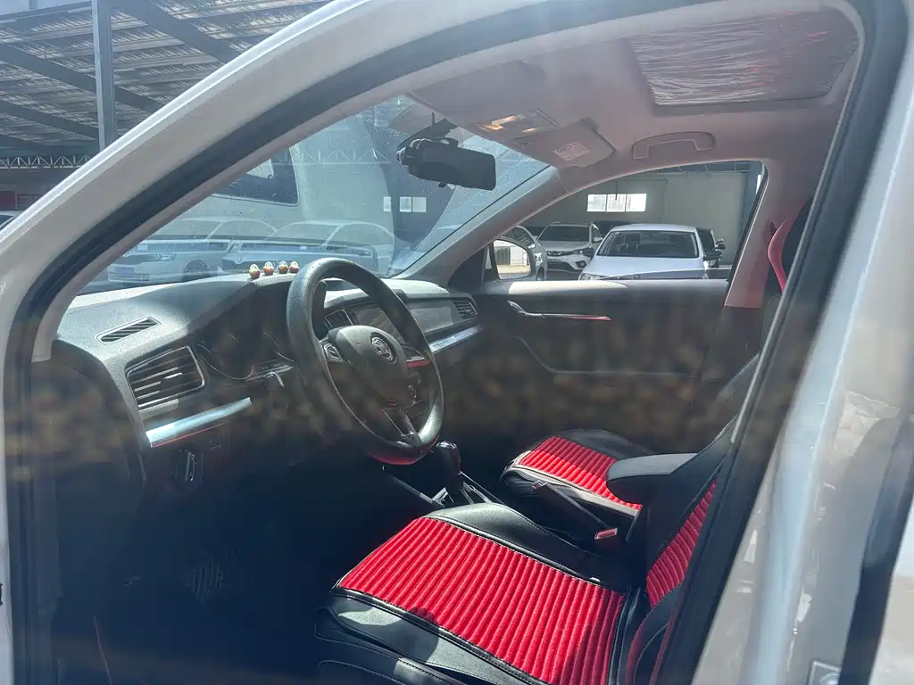 Komic 2024 1.5L automatic comfort version купить на сайте DeffCars