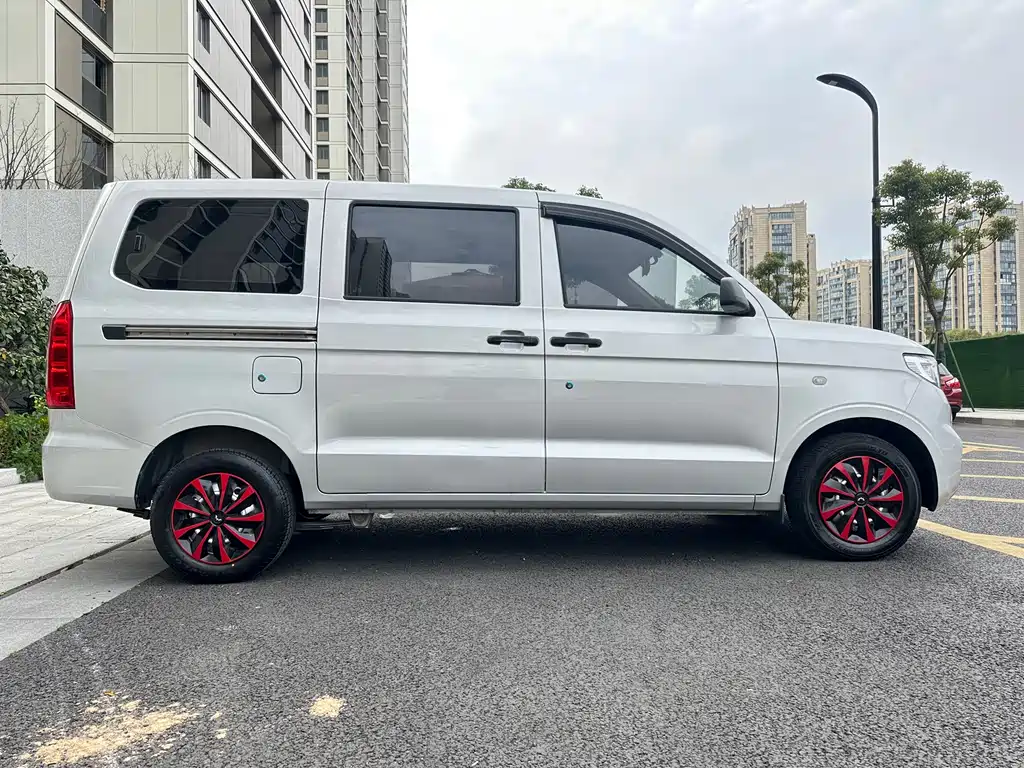 Wuling Hongguang V 2022 1.5L Jinchue version electric power assist LAR купить на сайте DeffCars