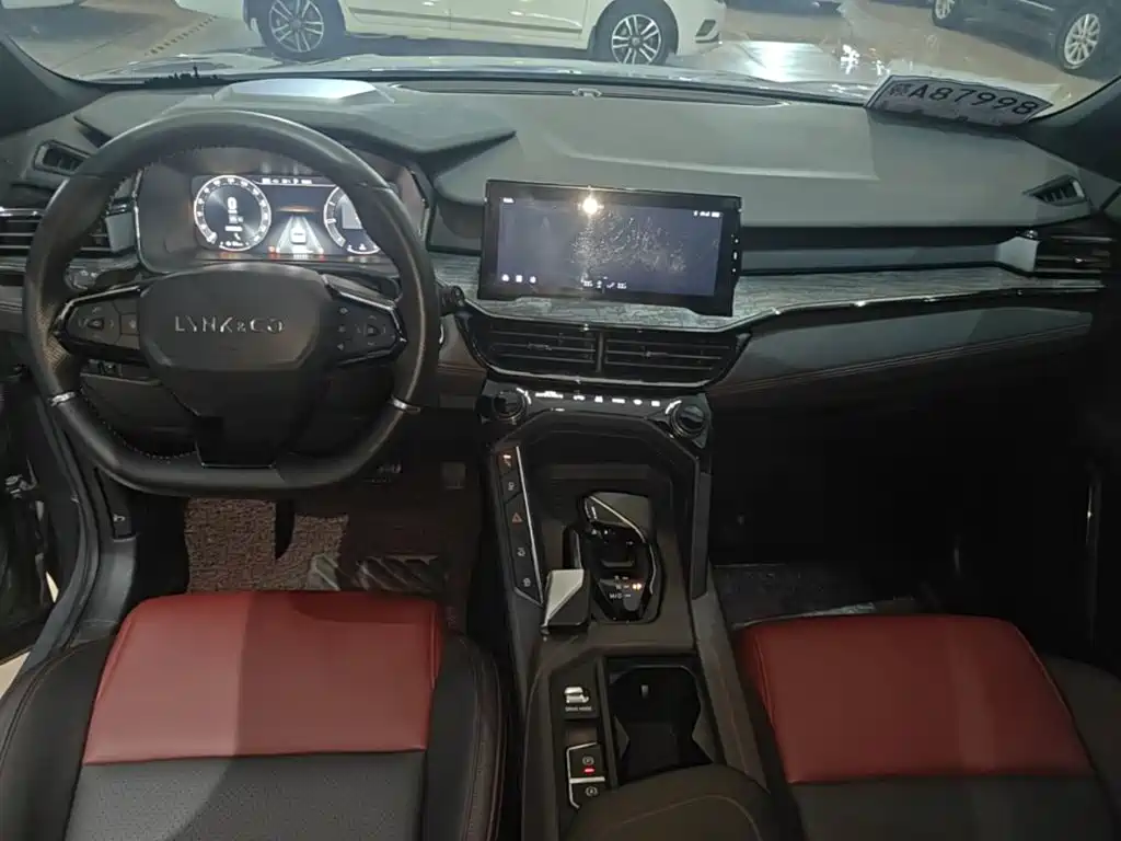 Lynk & Co 06 2021 1.5T Shero Pink Special Edition купить на сайте DeffCars