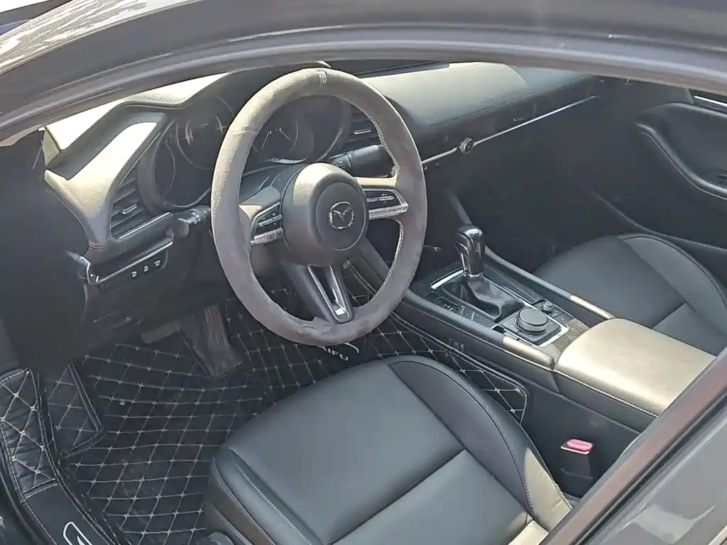 Mazda3 Angkesela 2020 2.0L Automatic Premium Edition купить на сайте DeffCars