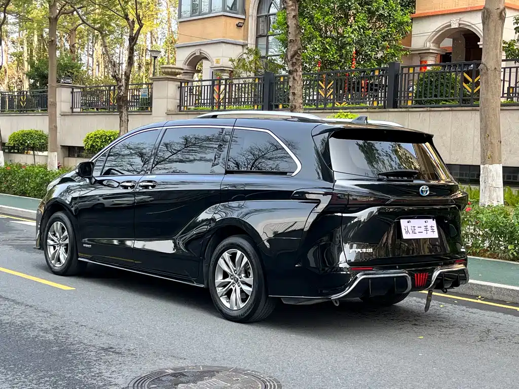 SIENNA 2023 2.5L Hybrid Premium Edition купить на сайте DeffCars