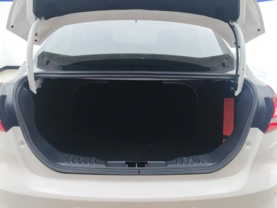 Focus 2017 sedan 1.6L automatic stylish smart mobility version купить на сайте DeffCars