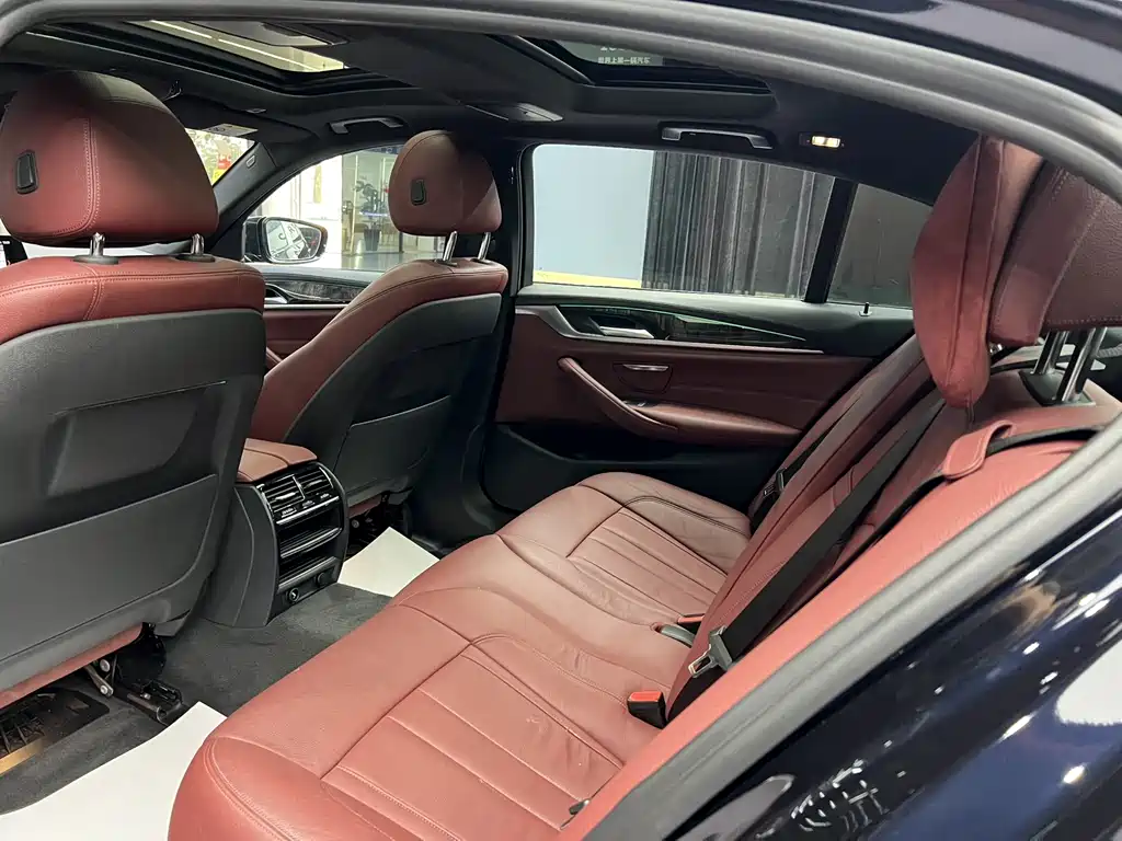 BMW 5 Series 2018 facelift 530Li leading M sports package купить на сайте DeffCars