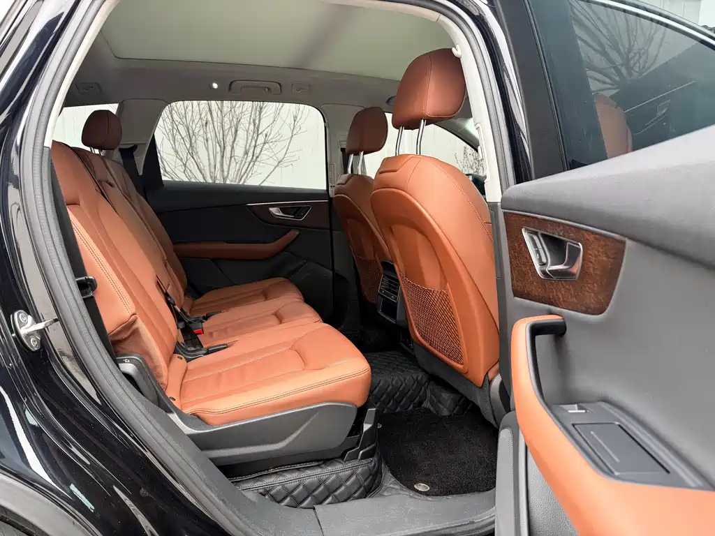 Audi Q7 2021 55 TFSI quattro S line sports version купить на сайте DeffCars