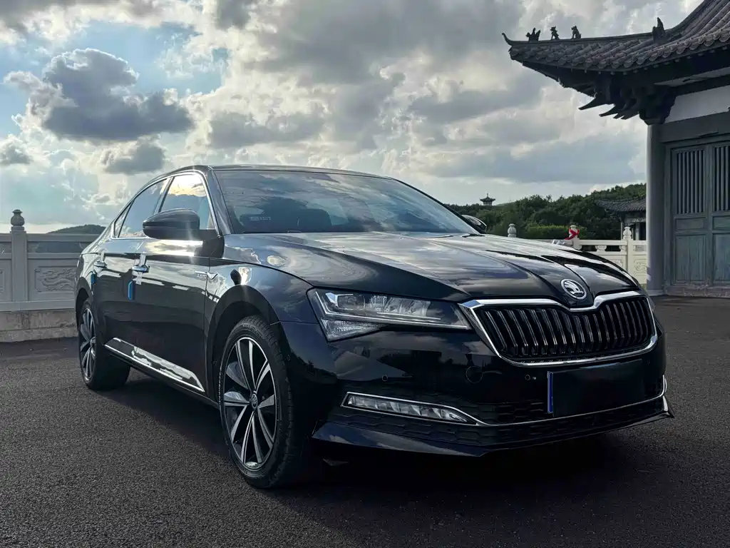 Superb 2023 facelift TSI280 DSG exclusive version купить на сайте DeffCars