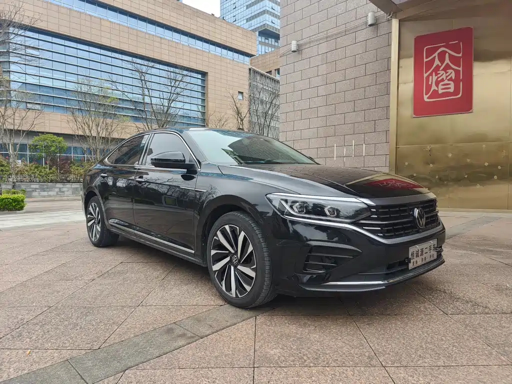 Passat 2023 facelift 330TSI luxury version купить на сайте DeffCars