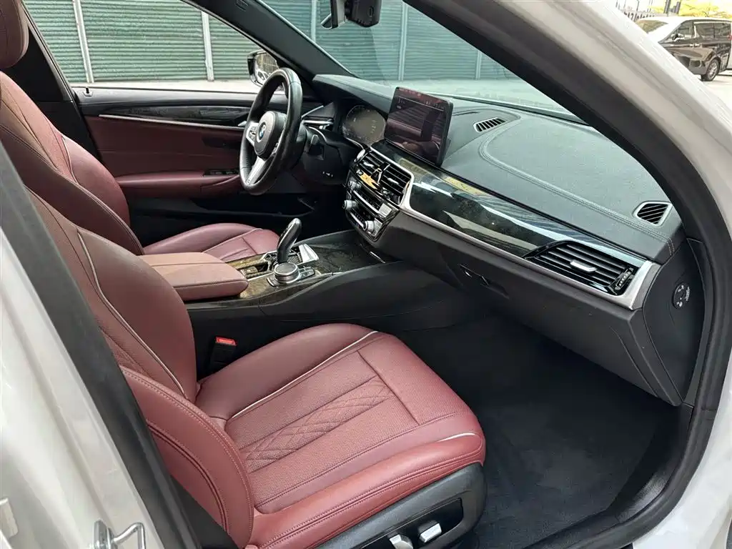 BMW 5 Series 2021 525Li M Sports Package купить на сайте DeffCars