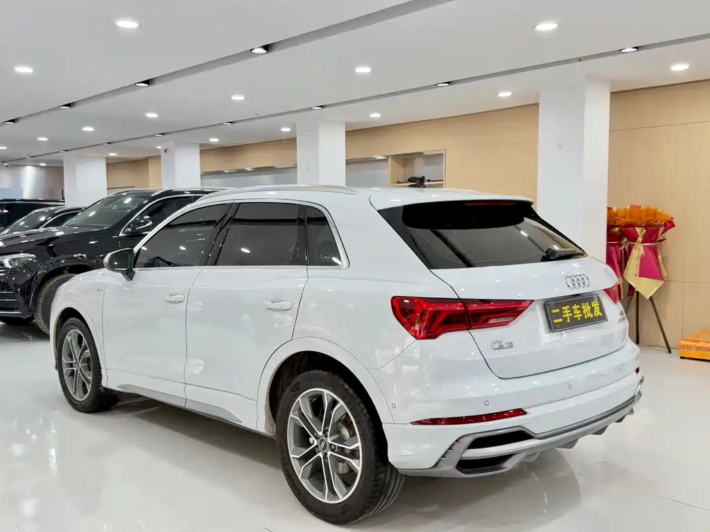 Audi Q3 2023 facelift 40 TFSI stylish and dynamic купить на сайте DeffCars