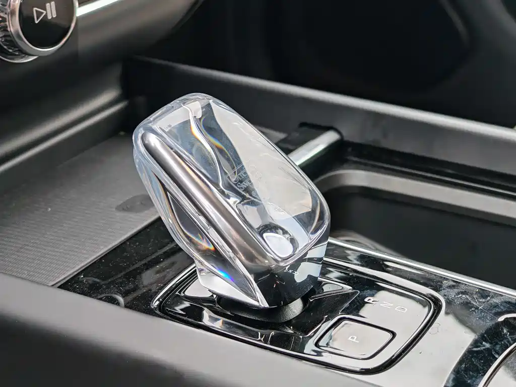 Volvo XC60 2026 B5 four-wheel drive Zhiyuan Sports Edition купить на сайте DeffCars