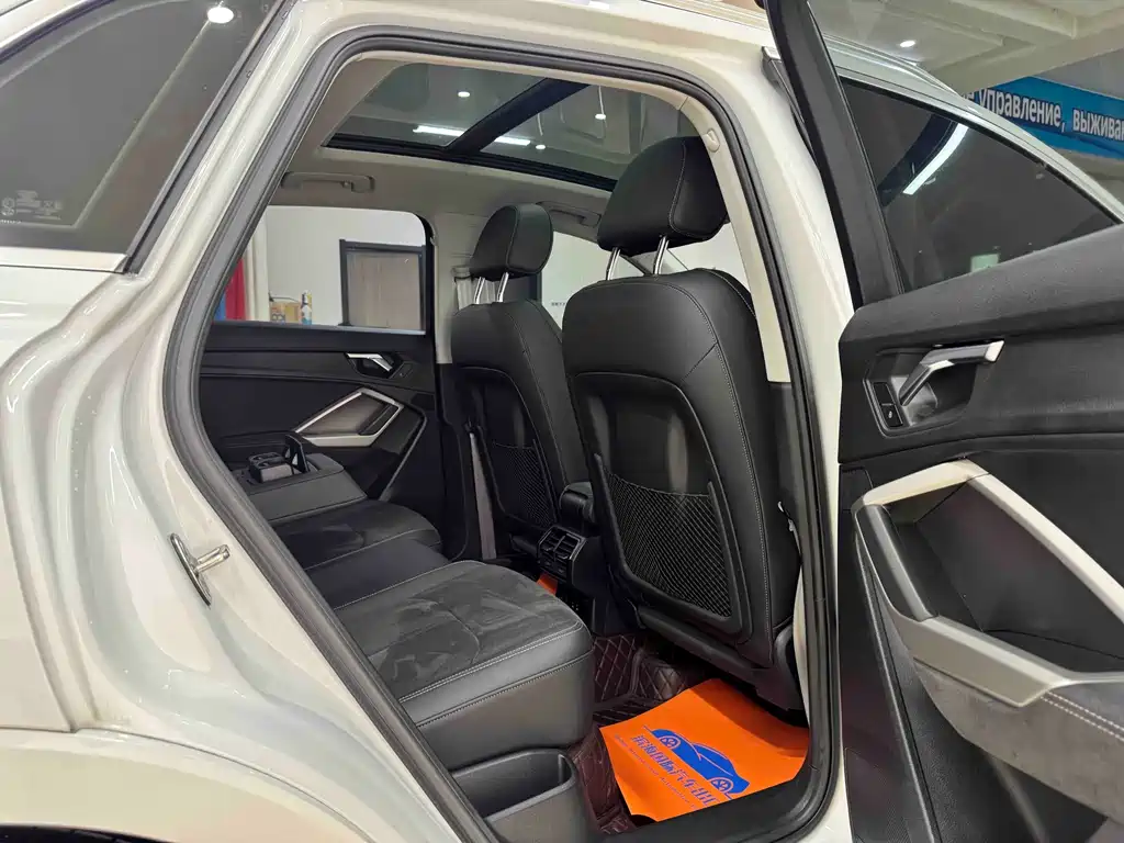 Audi Q3 2022 35 TFSI aggressive and dynamic купить на сайте DeffCars
