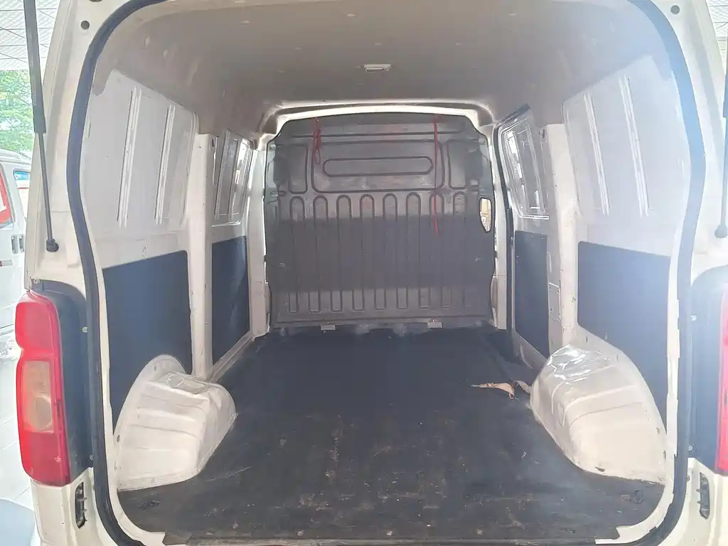 Changan Ruixing EM60 2021 pure electric van transporter 70kW купить на сайте DeffCars