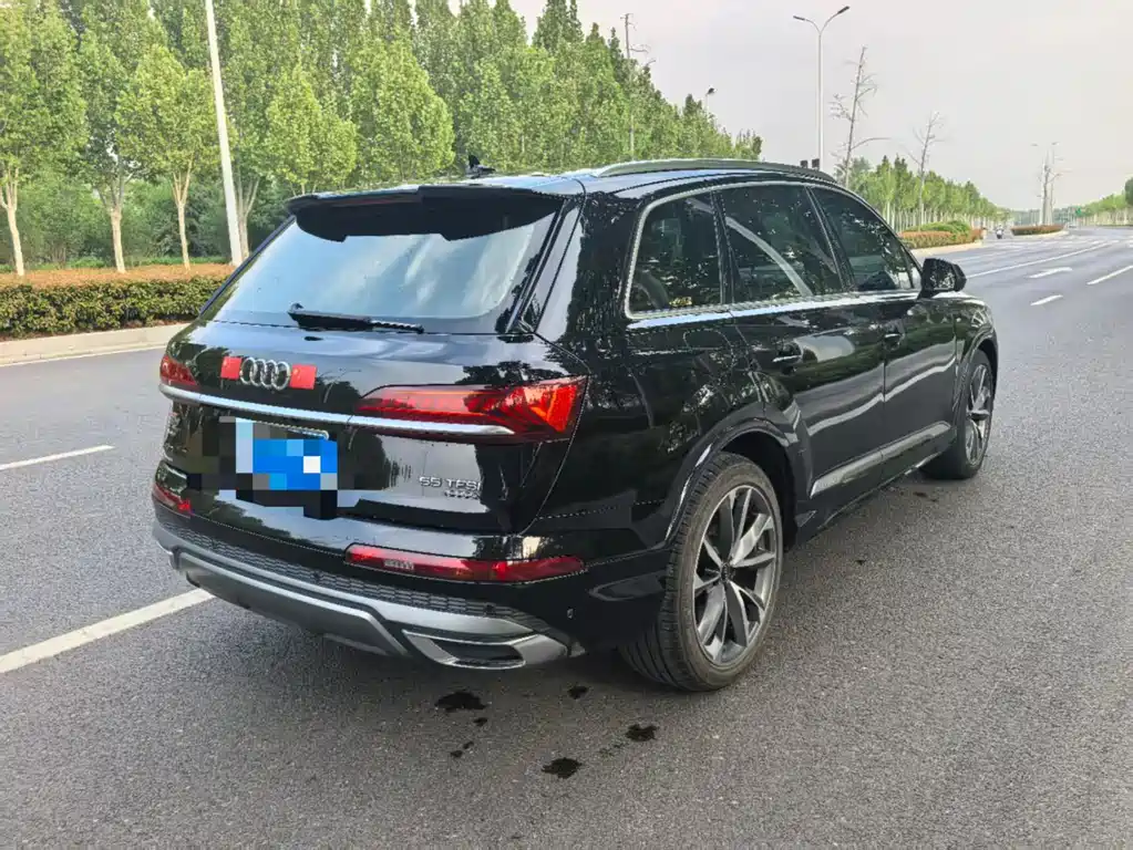 Audi Q7 2022 55 TFSI quattro S line sports купить на сайте DeffCars