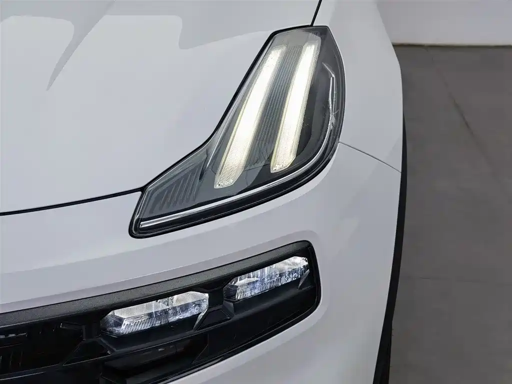 Lynk & Co 06 2023 Remix 1.5T Pro купить на сайте DeffCars