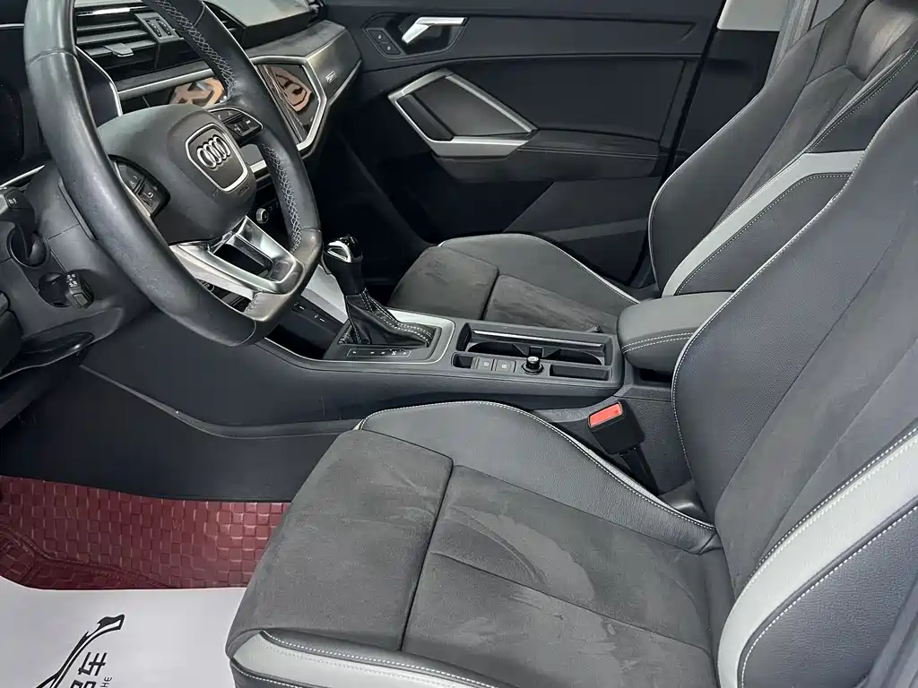 Audi Q3 2022 35 TFSI Fashionable and Dynamic купить на сайте DeffCars