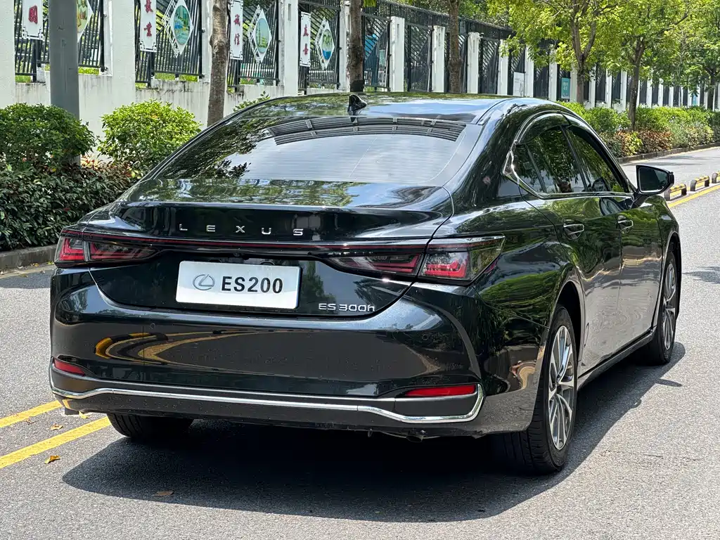 Lexus ES 2025 200 Premium Edition купить на сайте DeffCars