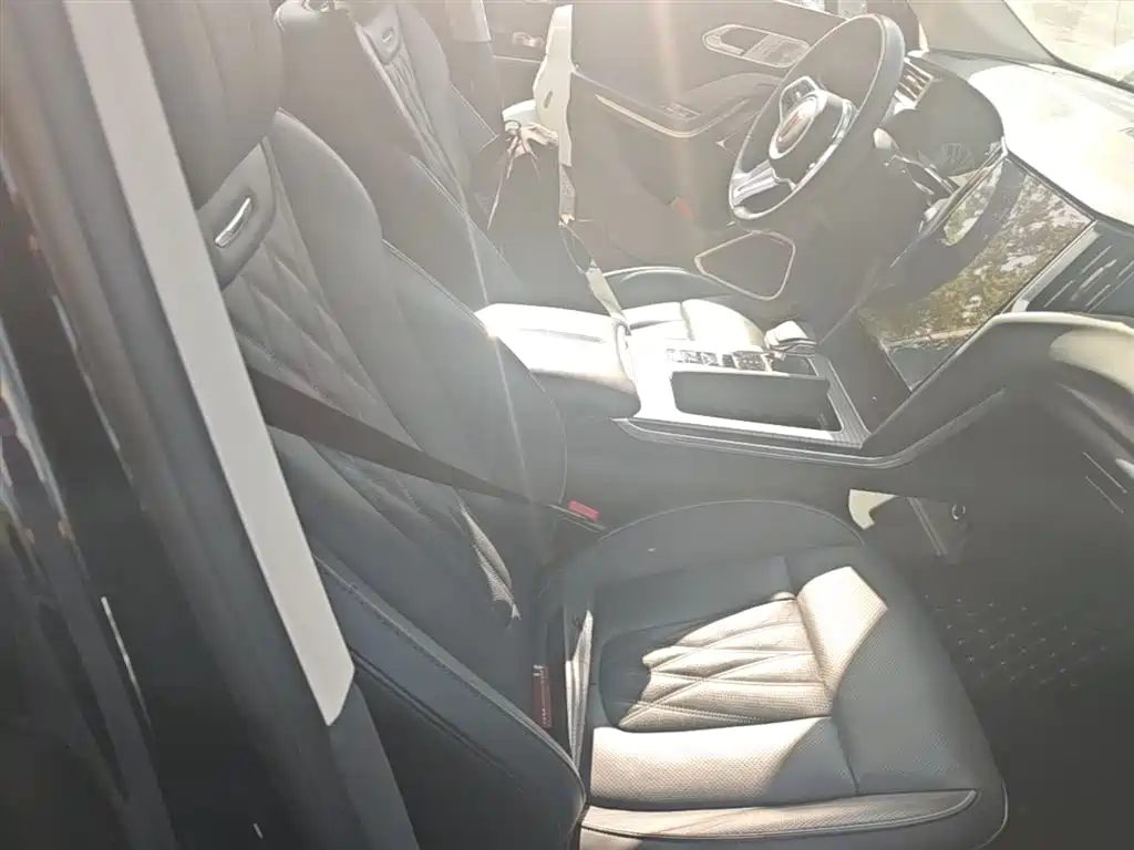 Hongqi HS7 PHEV 2024 2.0T PHEV four-wheel drive Qichang version 7 seats купить на сайте DeffCars