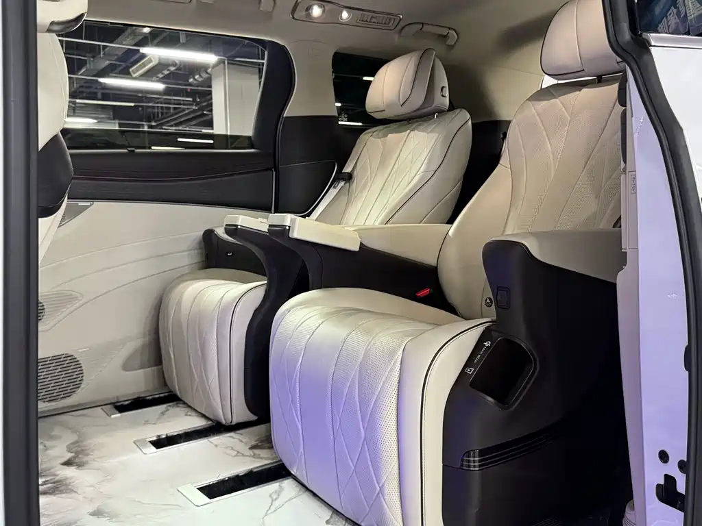 Denza D9 2024 DM-i 980 four-wheel drive premium model купить на сайте DeffCars