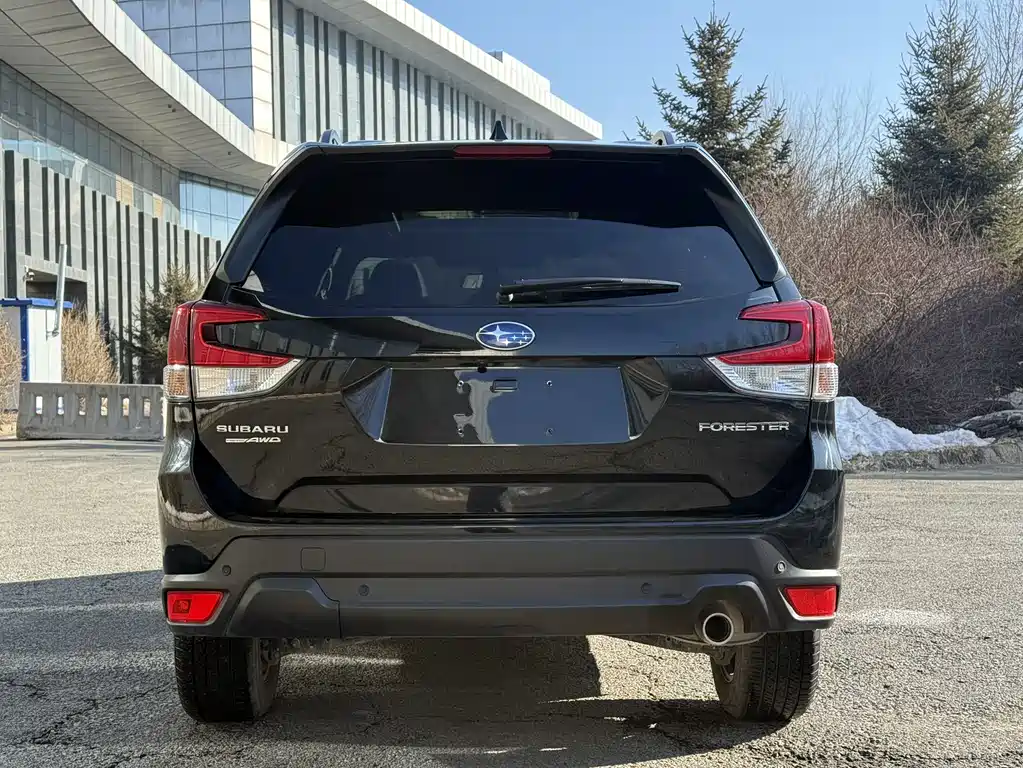 Forester 2022 2.0i AWD Deluxe Edition EyeSight купить на сайте DeffCars
