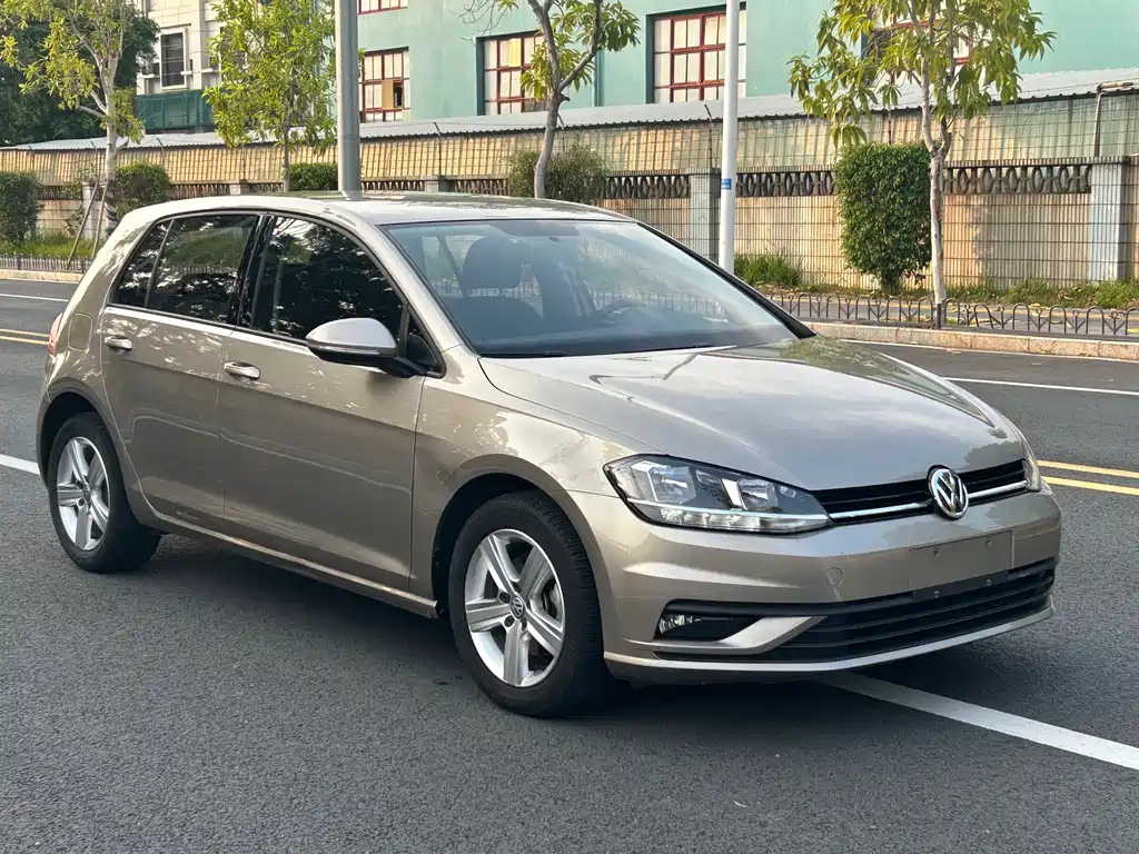 Golf 2018 1.6L automatic fashion model купить на сайте DeffCars