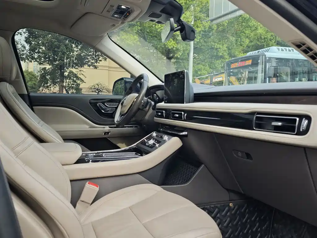 Aviator imported 2020 3.0T V6 all-wheel drive exclusive version купить на сайте DeffCars