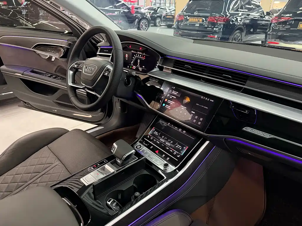 Audi A8 2025 A8L 50 TFSI quattro Premium Selection купить на сайте DeffCars