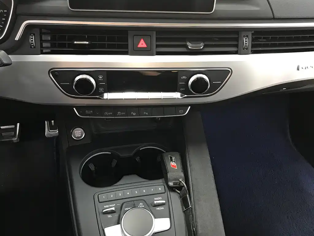 Audi A4L 2019 40 TFSI Fashion Type National V купить на сайте DeffCars