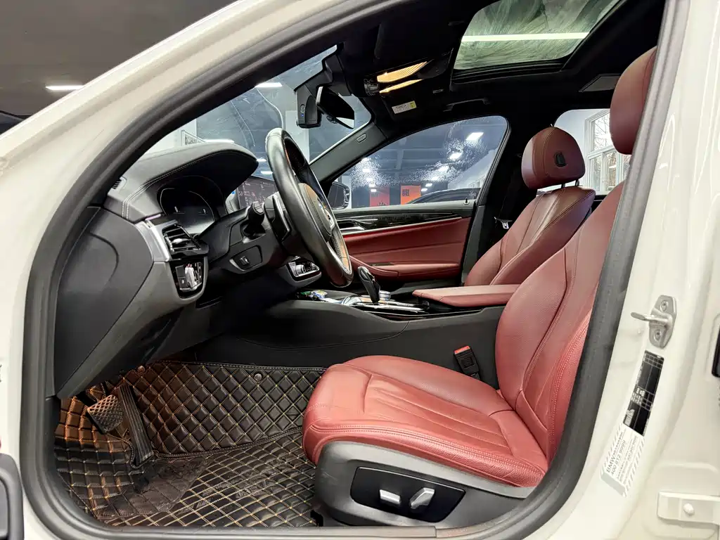 BMW 5 Series 2020 530Li Leading M Sports Package купить на сайте DeffCars