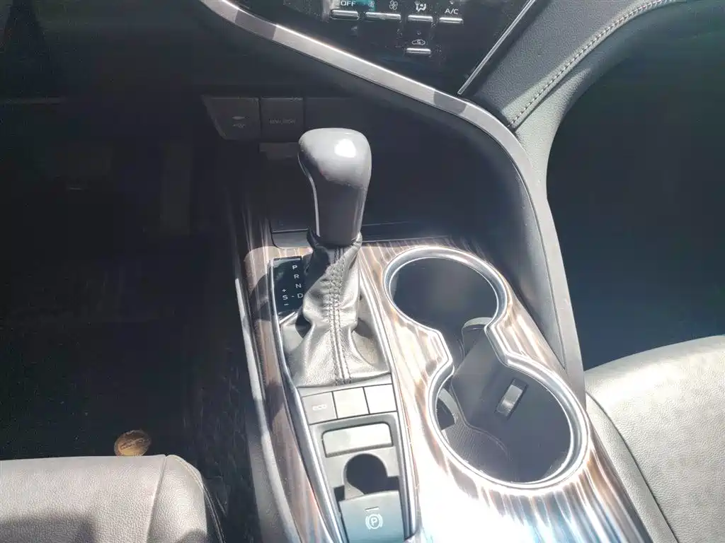Camry 2019 facelift 2.5G Deluxe Edition купить на сайте DeffCars
