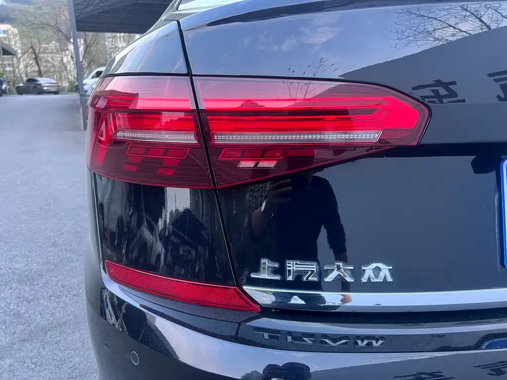 Passat 2019 330TSI Deluxe Edition National VI купить на сайте DeffCars