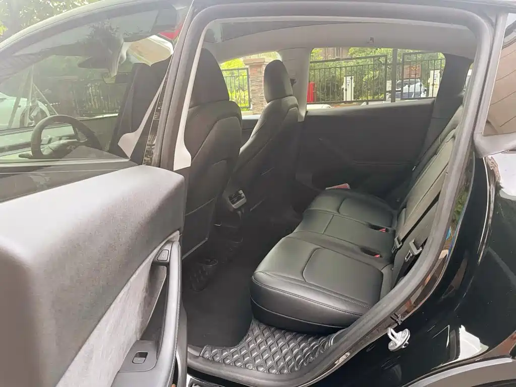 Model Y 2023 rear-wheel drive version купить на сайте DeffCars