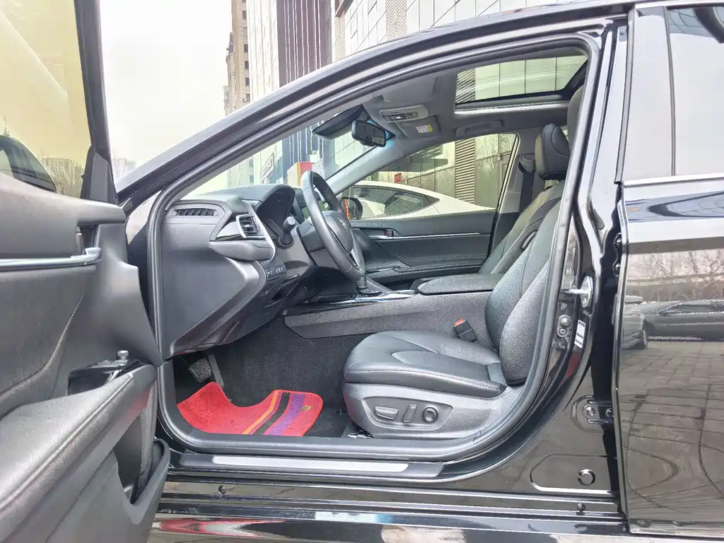 Camry 2023 2.5G Deluxe Edition купить на сайте DeffCars