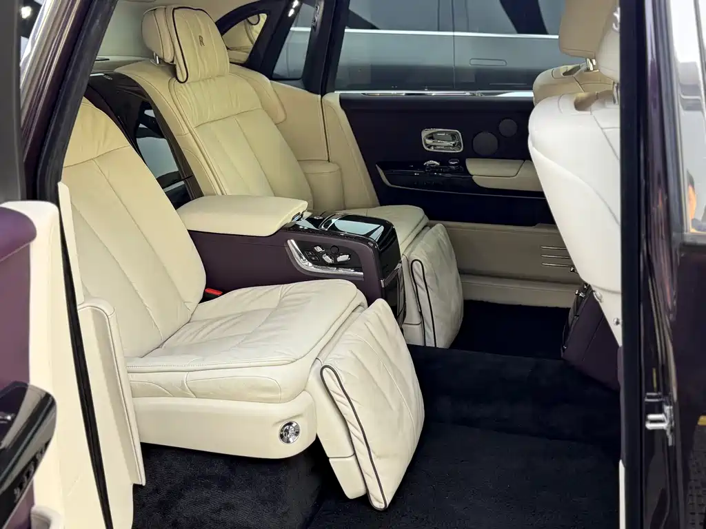 Phantom 2018 6.7T long wheelbase version купить на сайте DeffCars