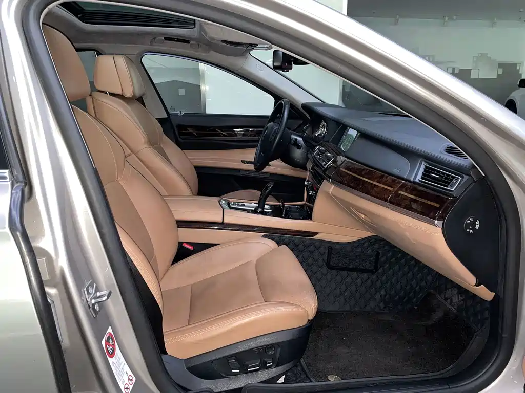 BMW 7 Series 2010 760Li купить на сайте DeffCars
