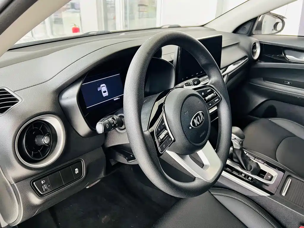 Kia K3 2020 1.5L CVT cutting-edge sunroof version купить на сайте DeffCars