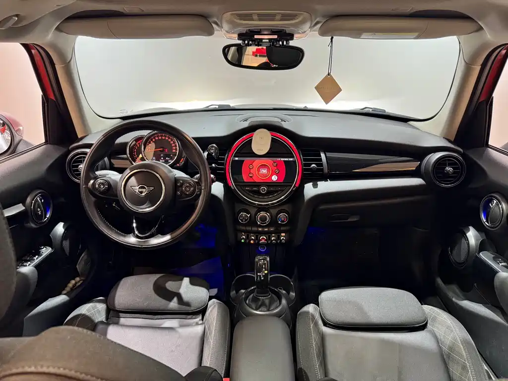 MINI 2019 1.5T COOPER Classic Five-Door Edition купить на сайте DeffCars