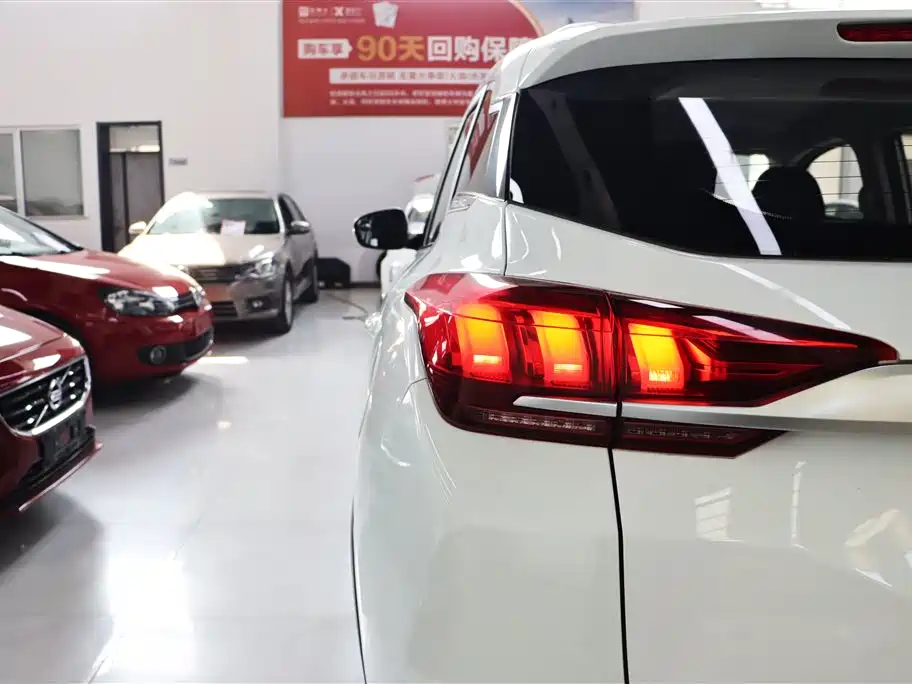 Beijing X3 2019 1.5L Automatic Star Edition купить на сайте DeffCars
