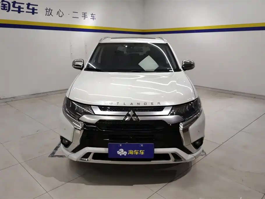 Outlander 2021 2.4L four-wheel drive exclusive version, 5 seats купить на сайте DeffCars