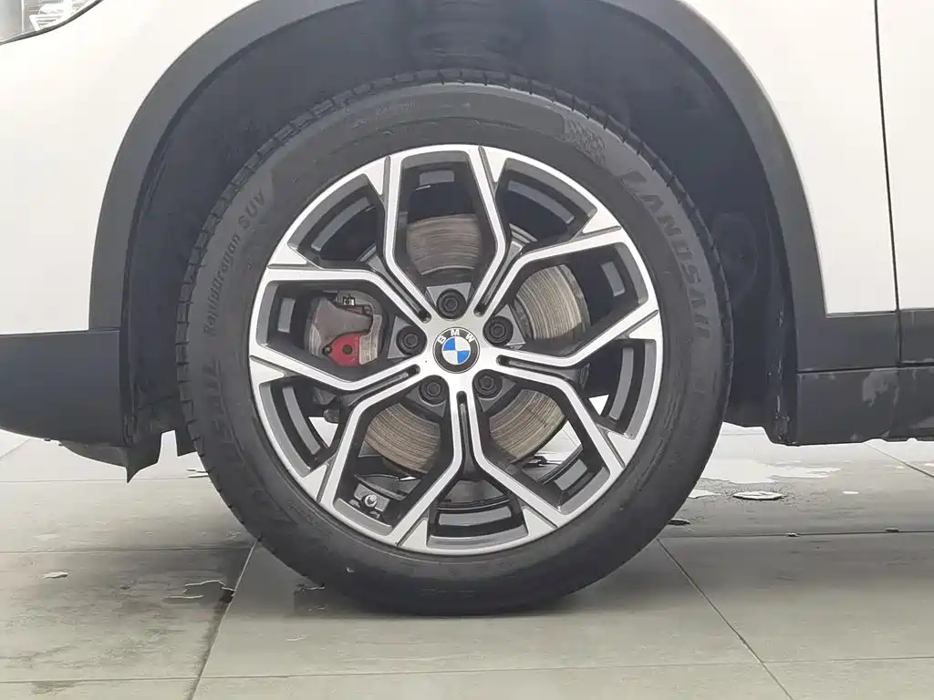 BMW X1 2022 sDrive25Li Leading Model купить на сайте DeffCars