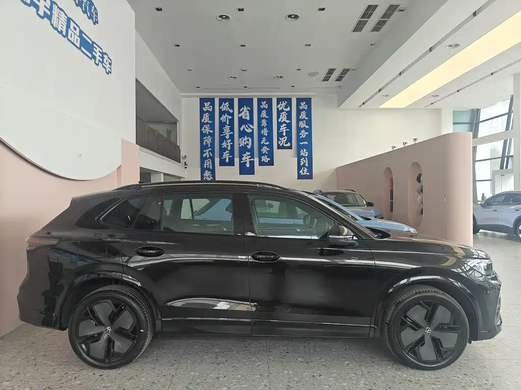 Tiguan L 2024 PRO 380TSI four-wheel drive R-Line Zhizun Edition купить на сайте DeffCars