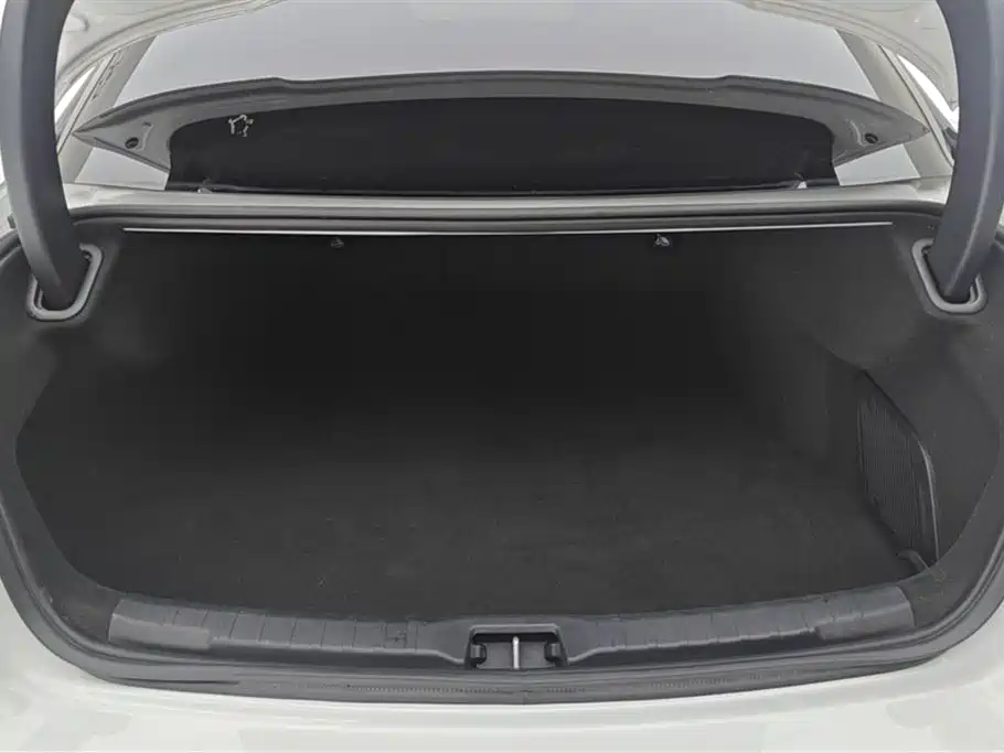 Lynk & Co 03 2022 1.5TD DCT Pro купить на сайте DeffCars