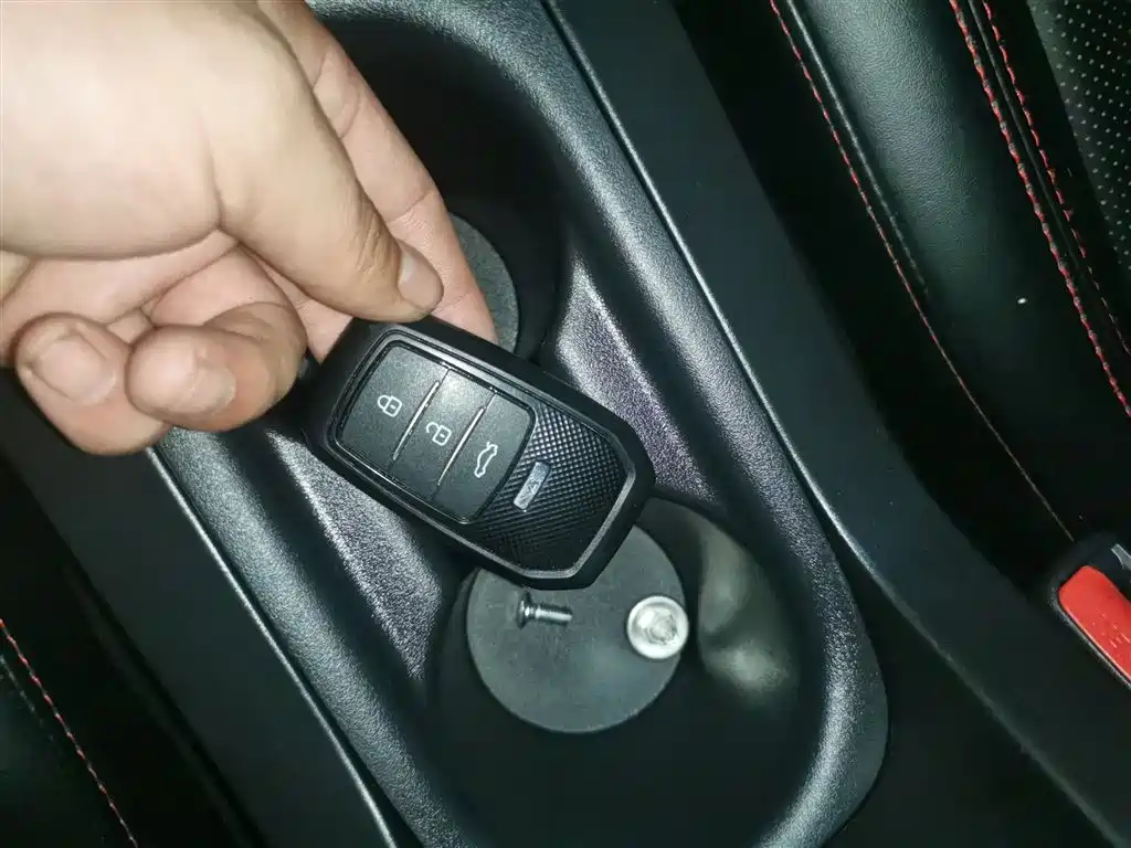 Ralink 2023 Intelligent Electric Hybrid Dual Engine 1.8L Leading Edition купить на сайте DeffCars