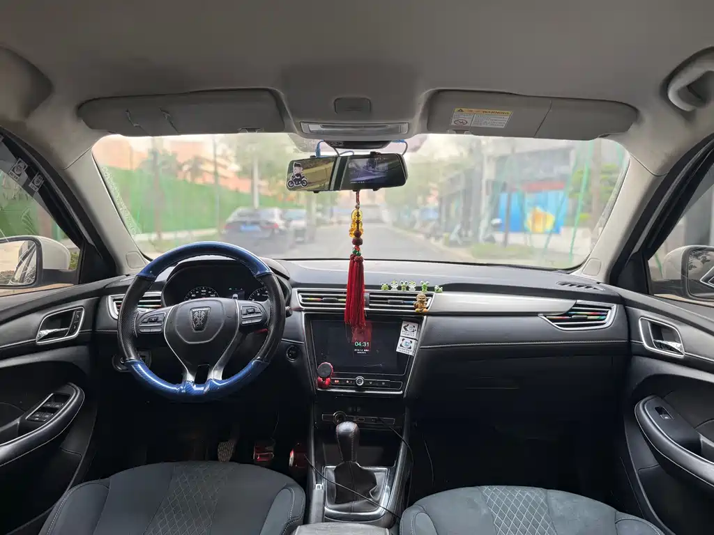 Roewe i5 2019 1.5L Manual 4G Internet Langue Edition купить на сайте DeffCars