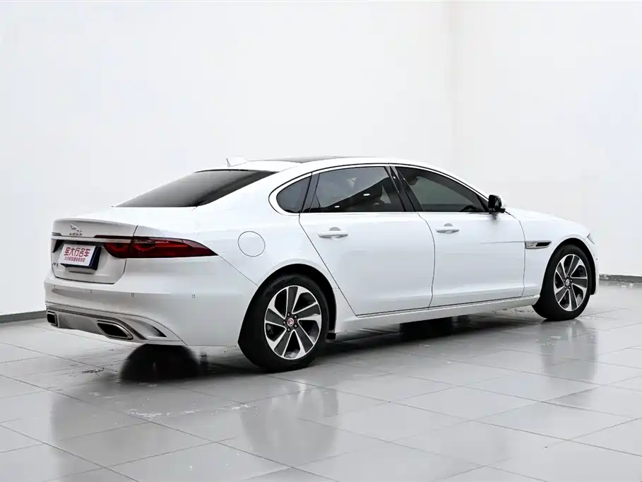 Jaguar XFL 2023 XFL 2.0T P200 2WD Elite Deluxe Edition купить на сайте DeffCars