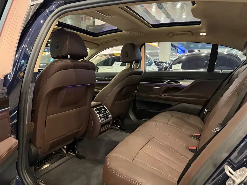 BMW 7 Series 2017 730Li Leading Model купить на сайте DeffCars
