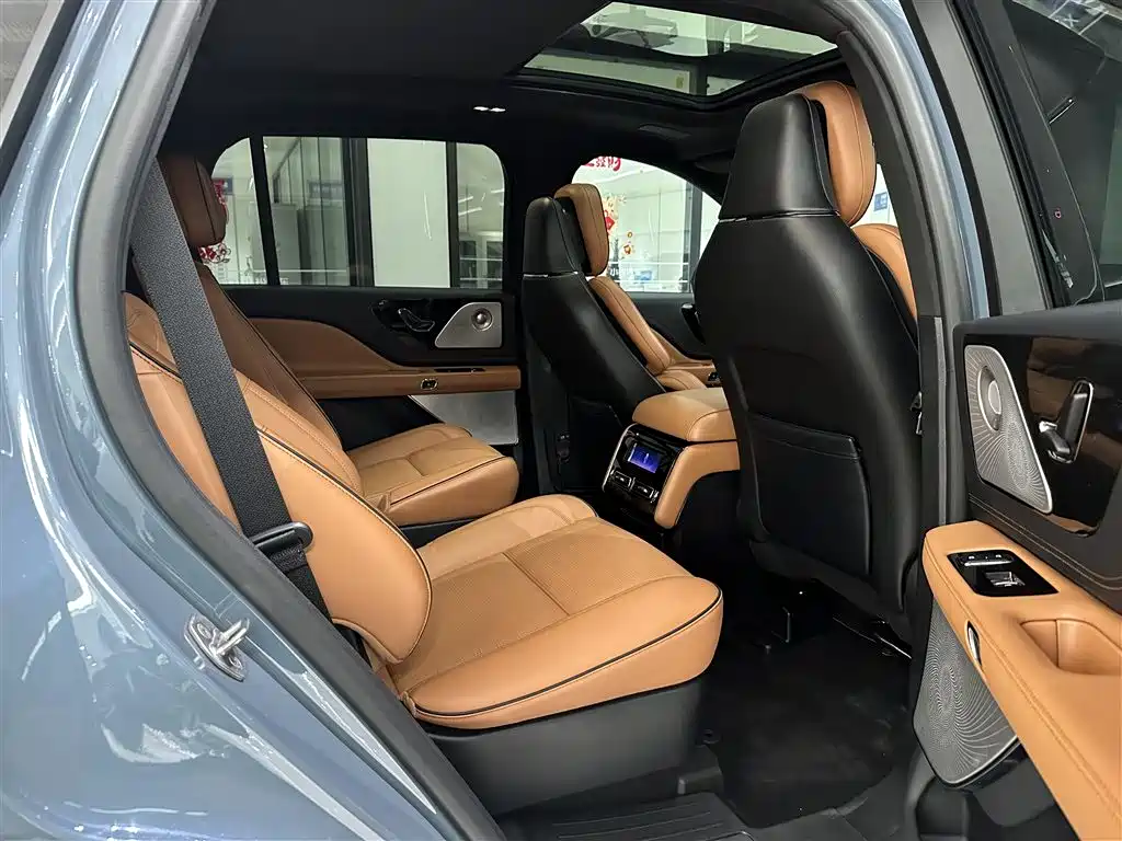 Aviator 2024 3.0T V6 four-wheel drive Presidential Edition six seats купить на сайте DeffCars