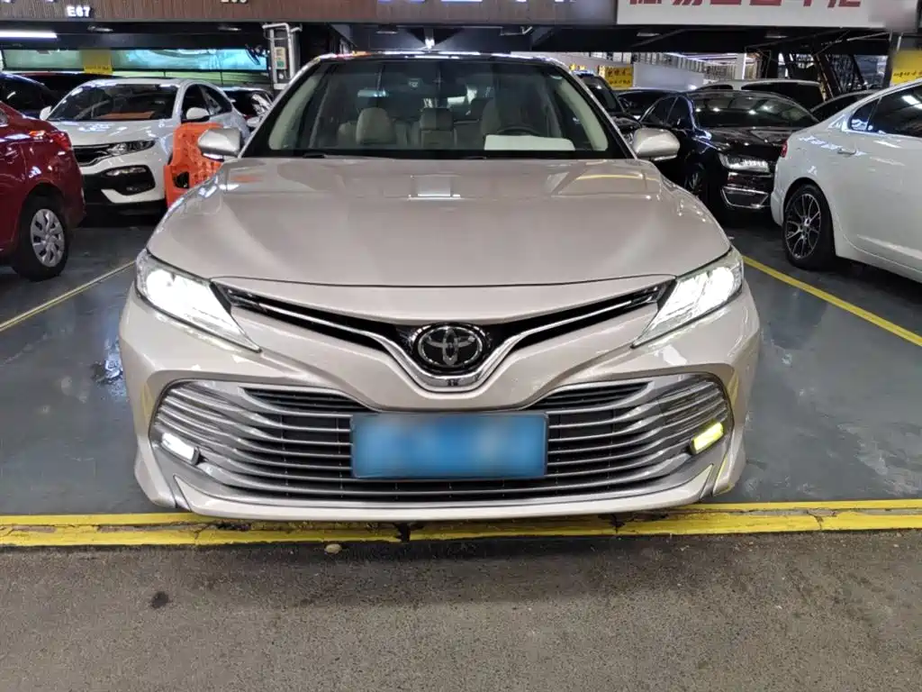 Camry 2018 2.5G Deluxe Edition купить на сайте DeffCars