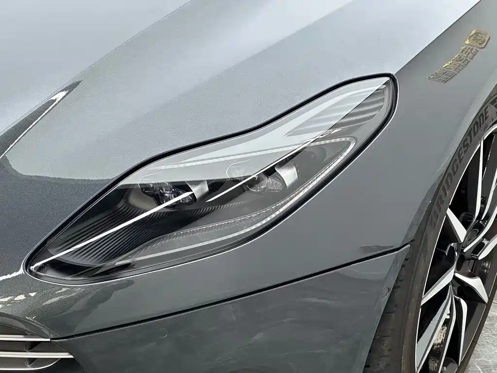 Aston Martin DB11 2019 4.0T V8 Coupe купить на сайте DeffCars