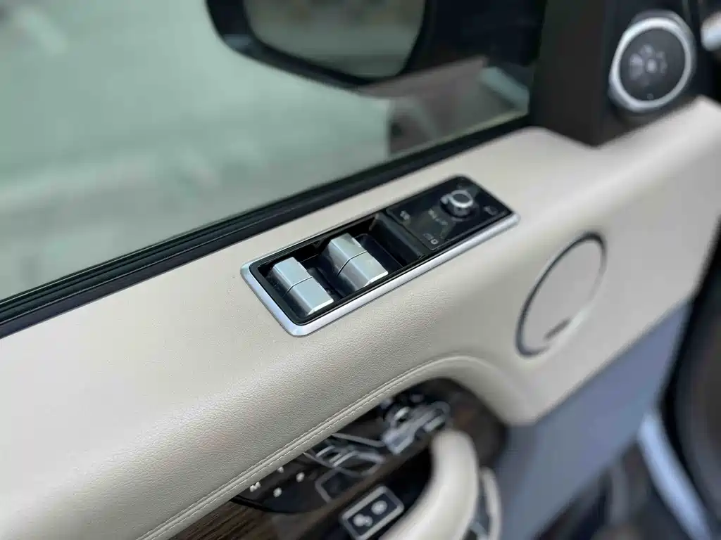 Range Rover 2019 3.0 SC V6 Legendary Extended Edition купить на сайте DeffCars