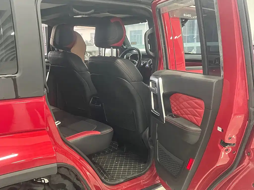 Beijing off-road BJ40 2020 2.0T automatic two-wheel drive city hunter version knight type купить на сайте DeffCars